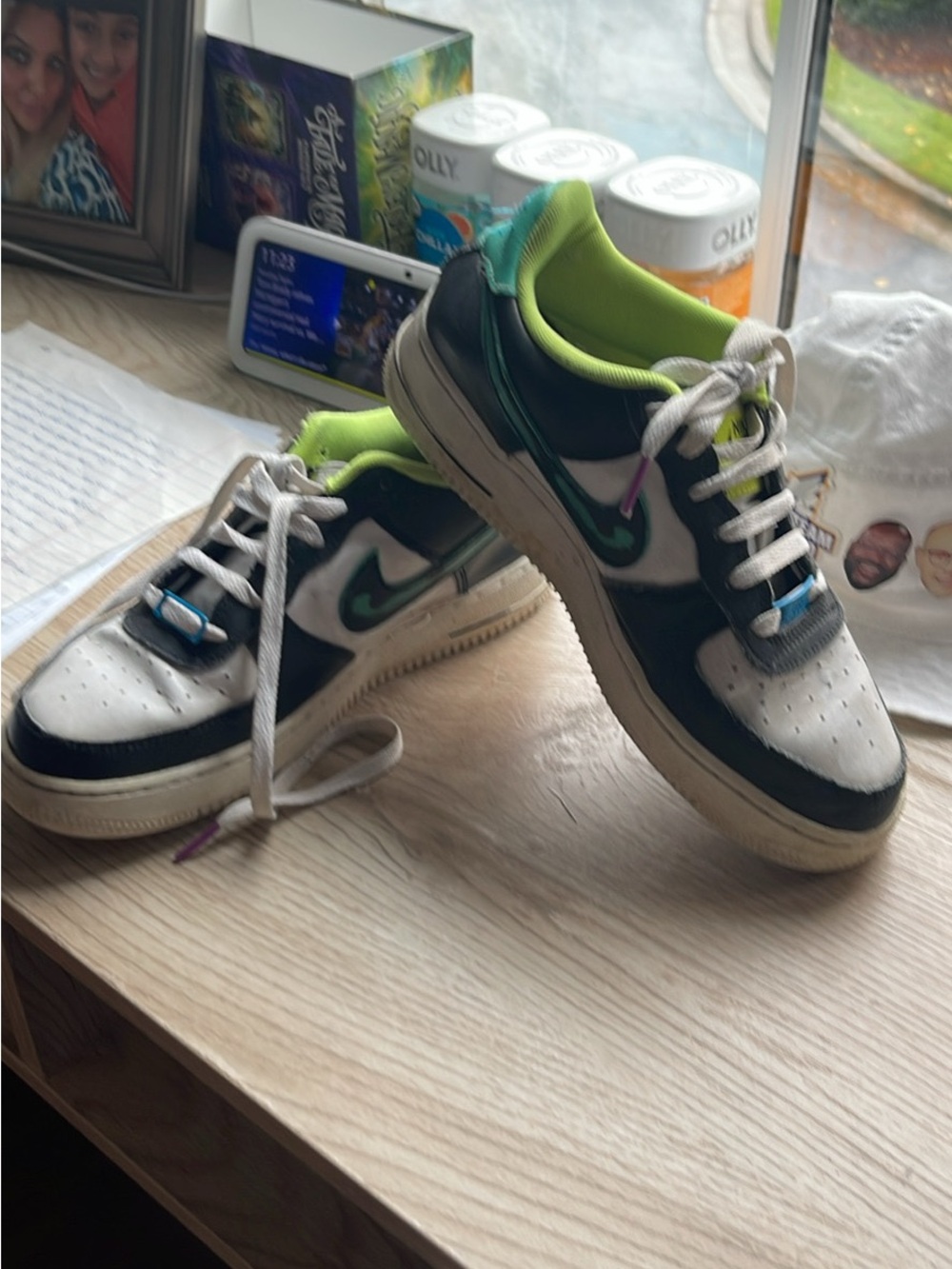 Nike Kids Low-Top Sneakers in White, Black & Neon Green